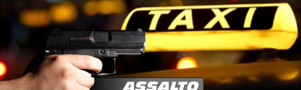 Assaltante foi baleado na perna pela polícia quando fugia em táxi roubado